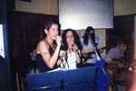 Primeira apresentação de Lia Cordoni com a mãe Neuza Pinheiro - Bar Valentino 1998